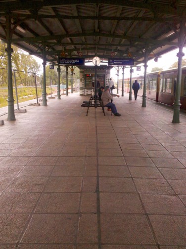 Rückweg mit der Bahn, es wird ein bisschen heller.